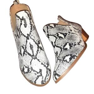 WOMEN'S cut-out ankle boots sz, 8,and 10